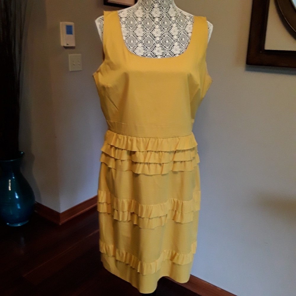 Elie Tahari Mustard color sheath dress, Size 14